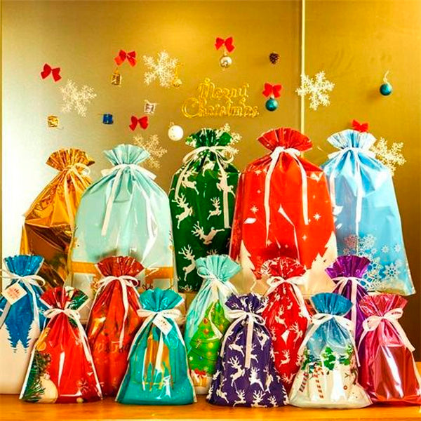 Naavi™ Drawstring Christmas Gift Bag Set