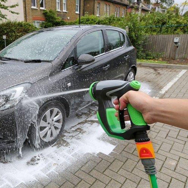 DROSH™  The car spray head with built-in soap for total cleaning.